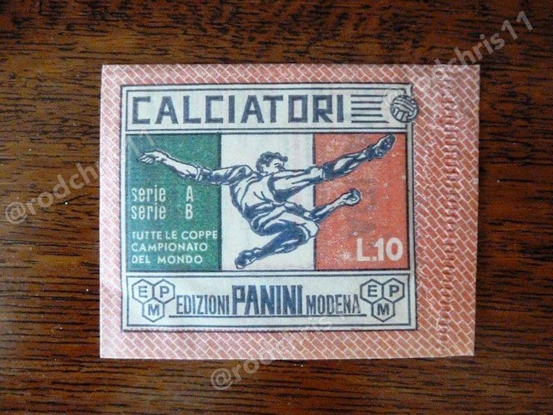El frente del sobre de la colección Calciatori de 1965-66.