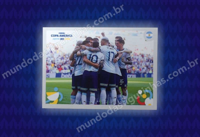 Figurinha nº 22, celebração de um gol da Argentina.